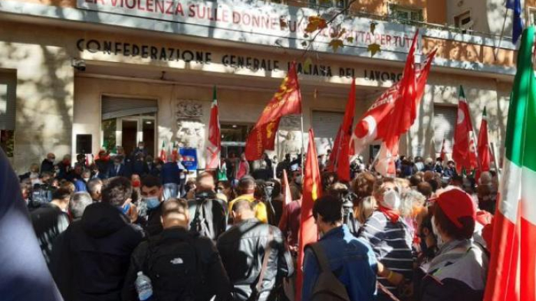 0005CCF3-presidio-antifascista-alla-cgil-nazionale